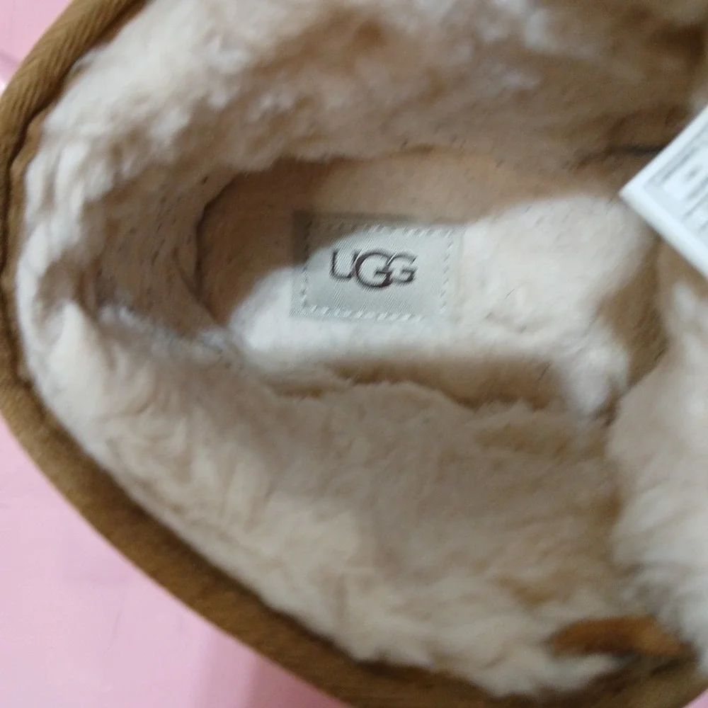 UGG Neumel Women's Size 8 Chukka Boots Chestnut Brown